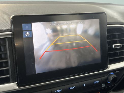 Used 2023 Hyundai Venue SEL w/ Cargo Package image 23