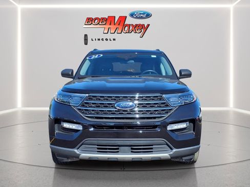 Used 2024 Ford Explorer XLT w/ Equipment Group 202A AWD/4WD image 2