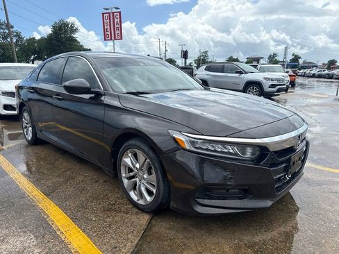 Used 2018 Honda Accord LX image 7