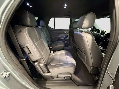 Used 2023 Chevrolet Traverse RS FWD image 26