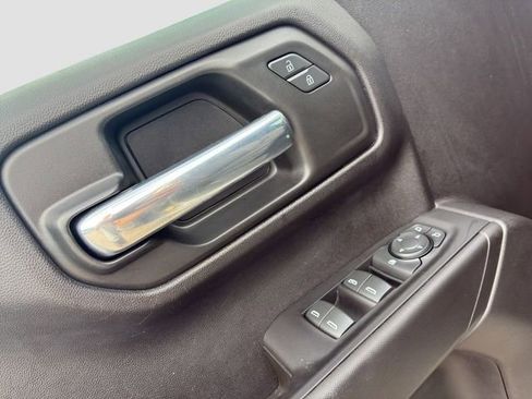 Used 2023 Chevrolet Silverado 1500 Custom AWD/4WD image 18