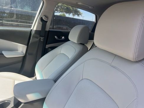 Used 2023 Hyundai Kona Limited w/ Cargo Package AWD/4WD image 7
