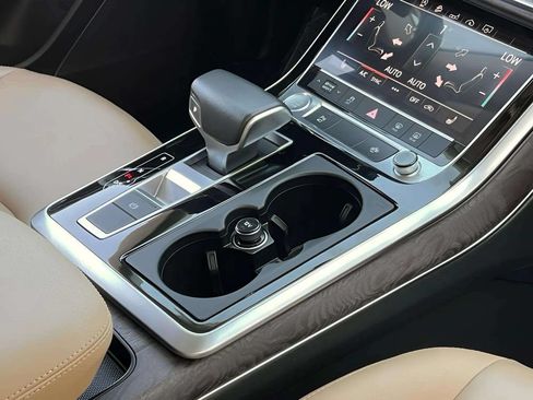 Used 2019 Audi Q8 Premium w/ Convenience Package AWD/4WD image 31