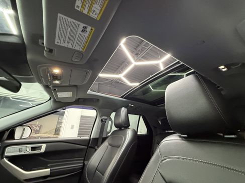 Used 2021 Ford Explorer Limited w/ Class III Trailer Tow Package image 12