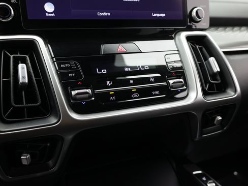 Used 2022 Kia Sorento S FWD image 22
