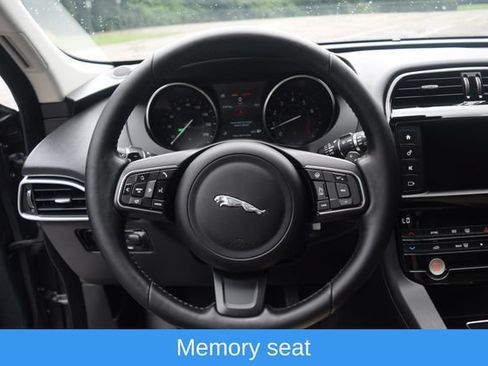 Used 2018 Jaguar F-PACE Premium AWD/4WD image 4