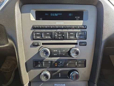 Used 2010 Ford Mustang Convertible image 18