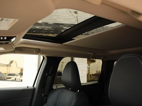 New 2025 Mitsubishi Outlander SE image 16