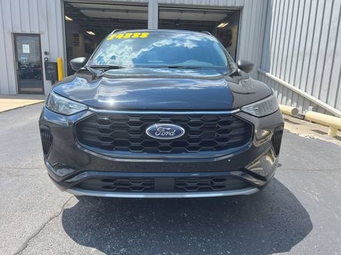 Used 2023 Ford Escape ST-Line w/ Tech Pack #1 AWD/4WD image 3