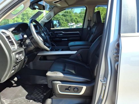 Used 2019 RAM 1500 Laramie AWD/4WD image 4