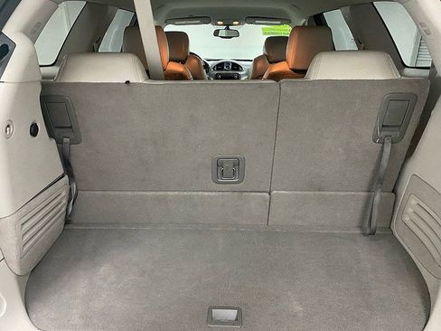Used 2017 Buick Enclave Leather image 12