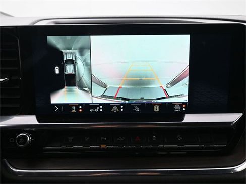 Used 2024 GMC Sierra 2500 SLT w/ SLT Convenience Package image 7