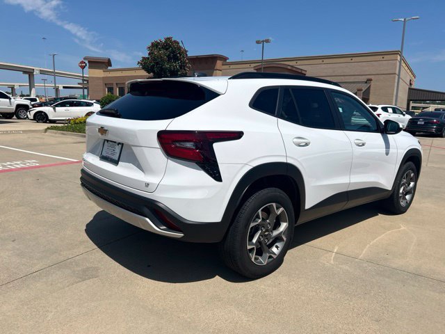 Used 2024 Chevrolet Trax LT FWD image 13