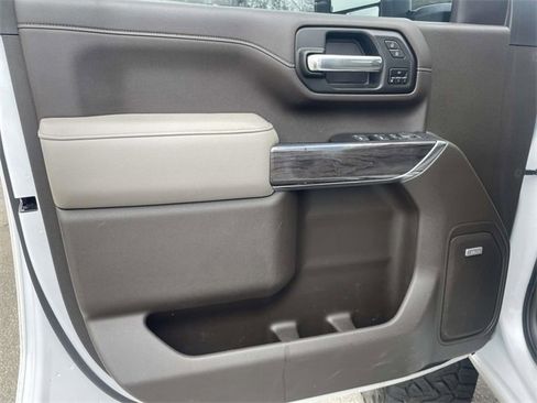 Used 2022 Chevrolet Silverado 2500 LTZ w/ LTZ Plus Package image 16