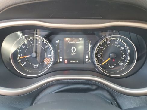 Used 2015 Jeep Cherokee Sport FWD image 9