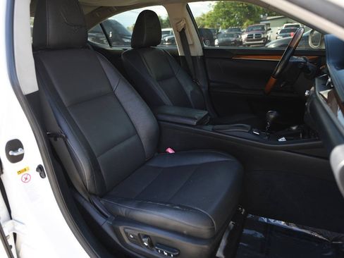 Used 2014 Lexus ES 300h w/ Premium Package w/Bamboo Trim FWD image 12