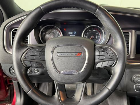 Used 2018 Dodge Charger SXT image 9