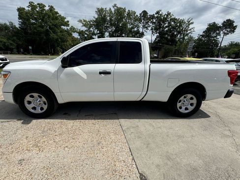 Used 2022 Nissan Titan S RWD image 8