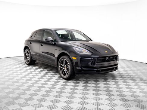 Certified 2026 Porsche Macan AWD/4WD image 6