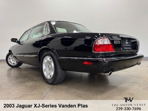 Used 2003 Jaguar XJ8 L RWD image 6