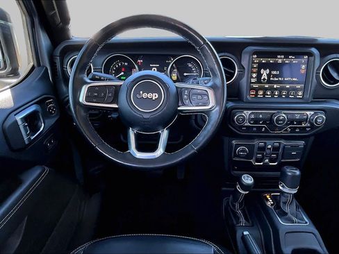Used 2021 Jeep Wrangler Unlimited Sahara w/ Cold Weather Group AWD/4WD image 5