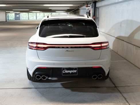 Certified 2026 Porsche Macan AWD/4WD image 10