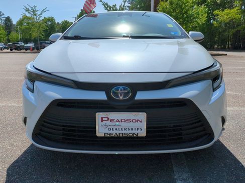 Used 2024 Toyota Corolla LE FWD image 9