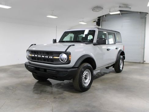 New 2026 Ford Bronco 4-Door AWD/4WD image 3