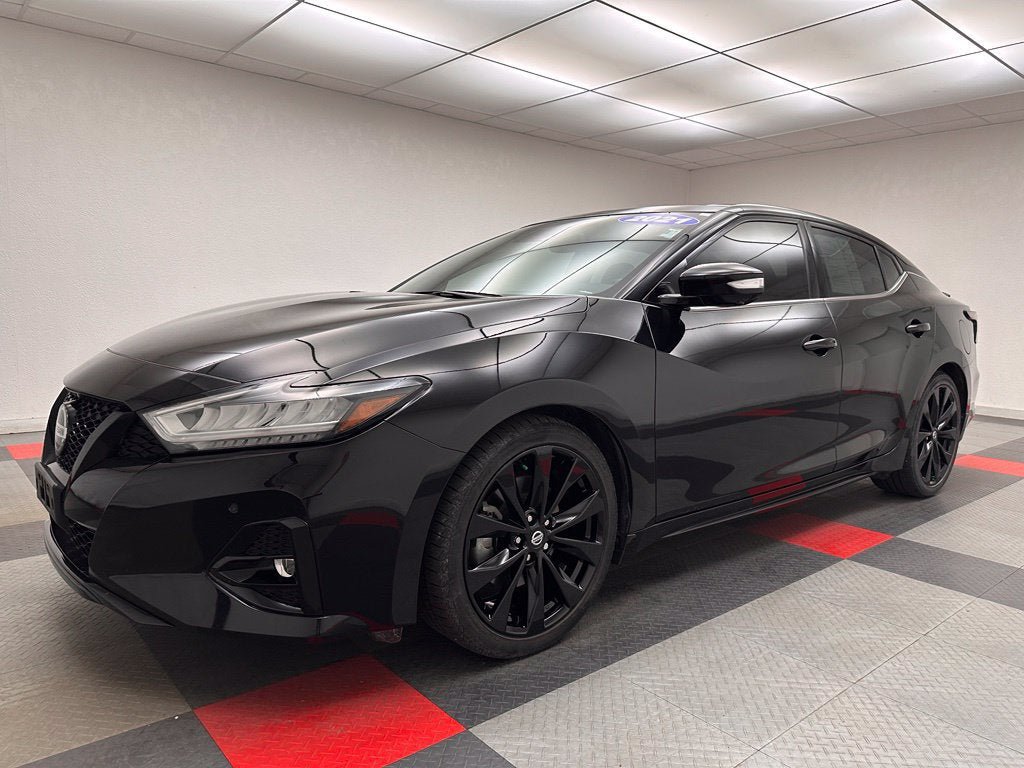 Used 2021 Nissan Maxima SR w/ Sport Mat Group FWD image 3