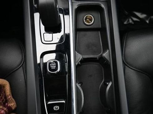 Used 2023 Volvo S60 B5 Plus w/ Climate Package image 11