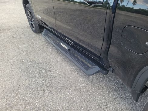 Used 2025 GMC Sierra 1500 Elevation AWD/4WD image 9