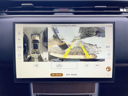 Certified 2025 Land Rover Range Rover SE image 28