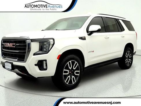 Used 2024 GMC Yukon AT4 w/ Technology Package AWD/4WD image 1