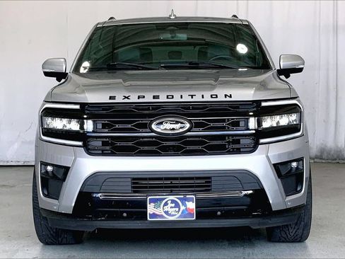 Used 2023 Ford Expedition Limited RWD image 2