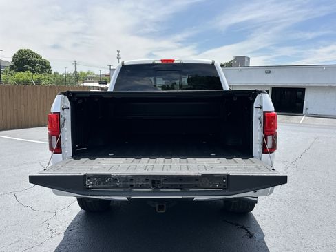 Used 2018 Ford F150 Lariat w/ Equipment Group 502A Luxury AWD/4WD image 14