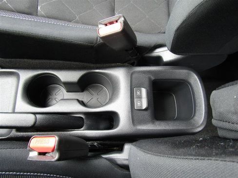 Used 2019 Nissan Kicks SV image 21