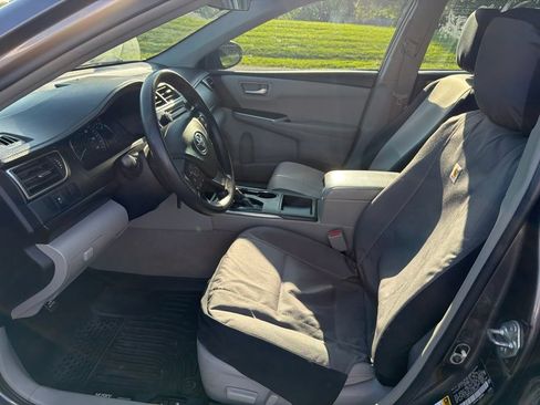 Used 2015 Toyota Camry LE FWD image 12