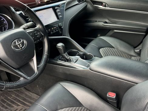Used 2019 Toyota Camry SE FWD image 14