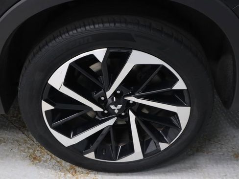 Used 2022 Mitsubishi Outlander ES image 18