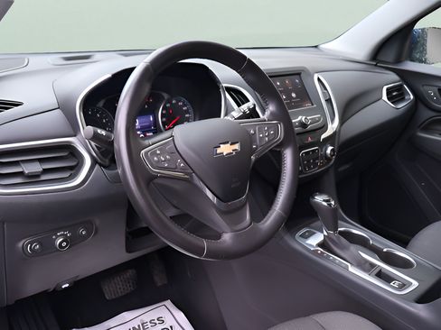 Used 2020 Chevrolet Equinox LT AWD/4WD image 12