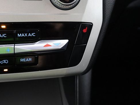 Used 2022 Ford Explorer XLT image 47