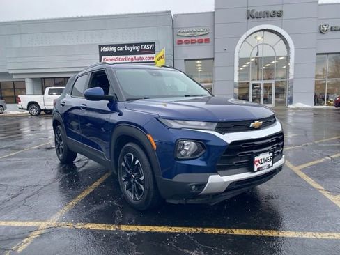 Used 2023 Chevrolet TrailBlazer LT image 2