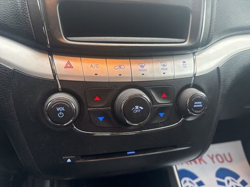 Used 2020 Dodge Journey SE image 26