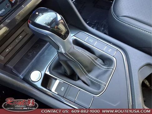 Used 2023 Volkswagen Tiguan SE R-Line FWD image 35
