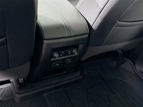 Certified 2023 Chevrolet Traverse Premier w/ Redline Edition image 21