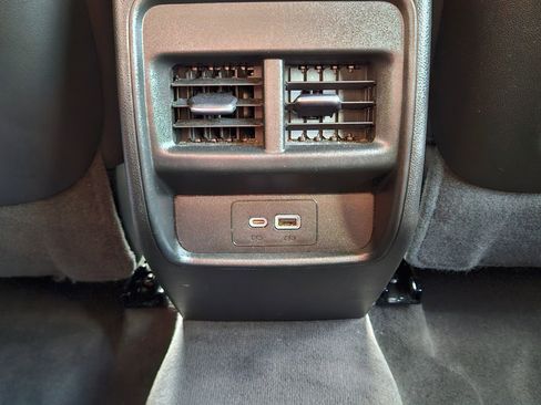 Used 2023 Cadillac XT4 Premium Luxury FWD image 27