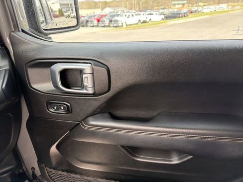 Used 2022 Jeep Gladiator Overland AWD/4WD image 26