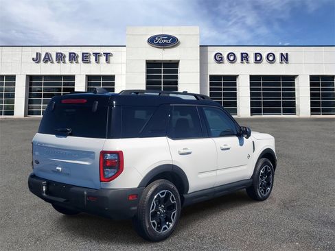 Certified 2025 Ford Bronco Sport Outer Banks w/ Outer Banks Tech Package+ image 4