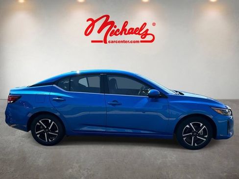 Used 2025 Nissan Sentra SV FWD image 2