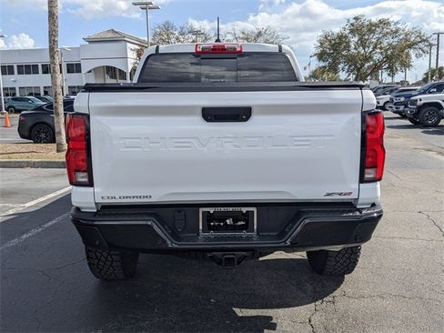 Used 2024 Chevrolet Colorado ZR2 w/ ZR2 Convenience Package III image 5